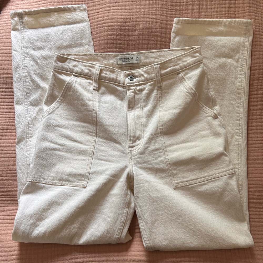 Abercrombie & Fitch The 90s Straight Ultra High Rise Carpenter Jean